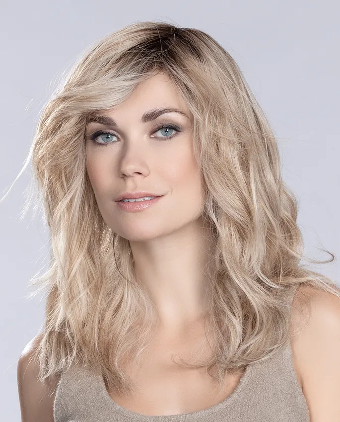 Pearlblonde rooted