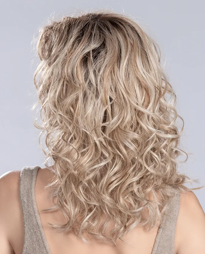 Pearlblonde rooted