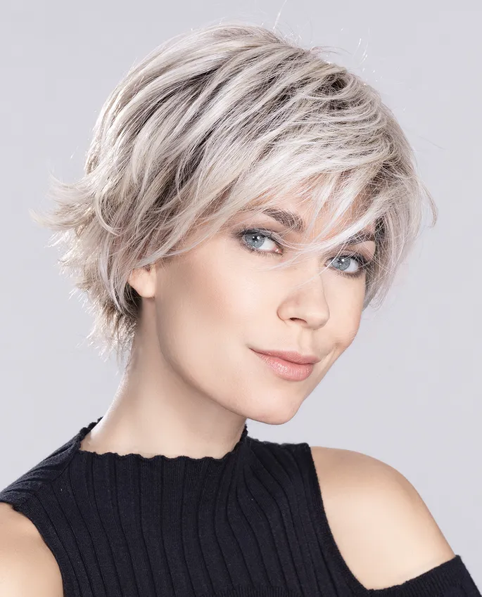 Metallicblonde rooted