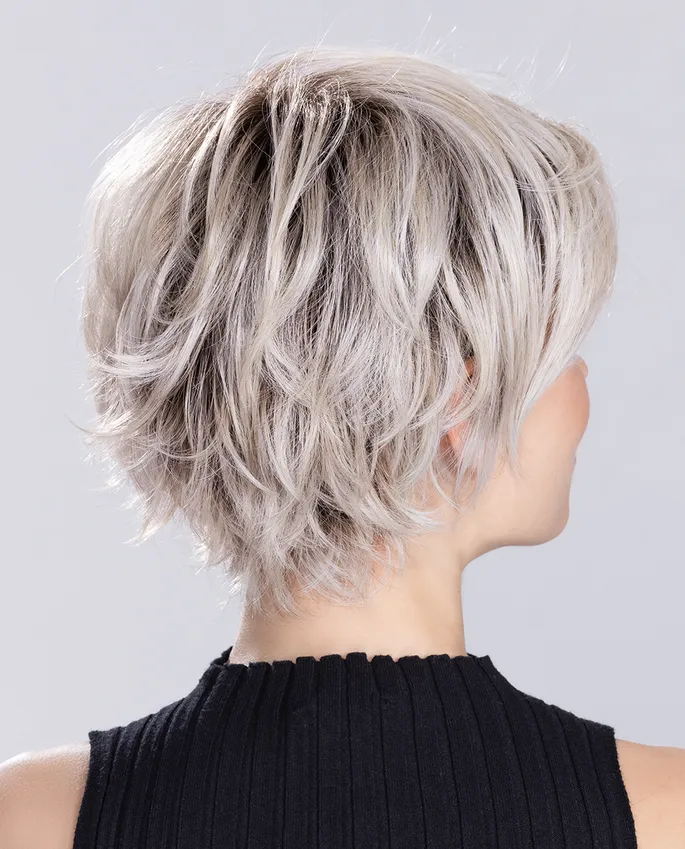 Metallicblonde rooted